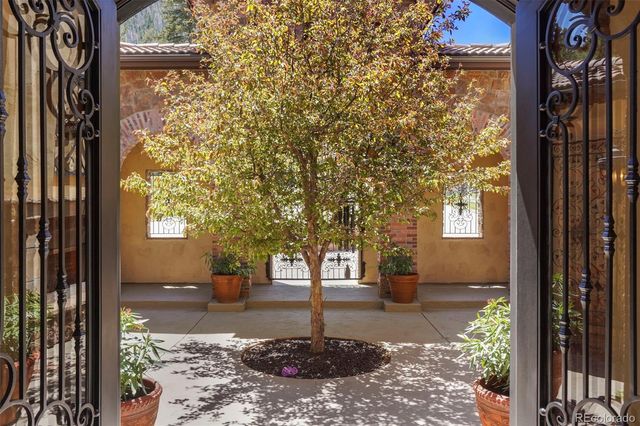 2869 Valley Park Drive, Larkspur, CO 80118