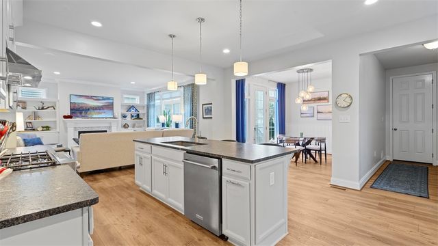 504 Beneficial Dr, Cranberry Twp, PA 16066