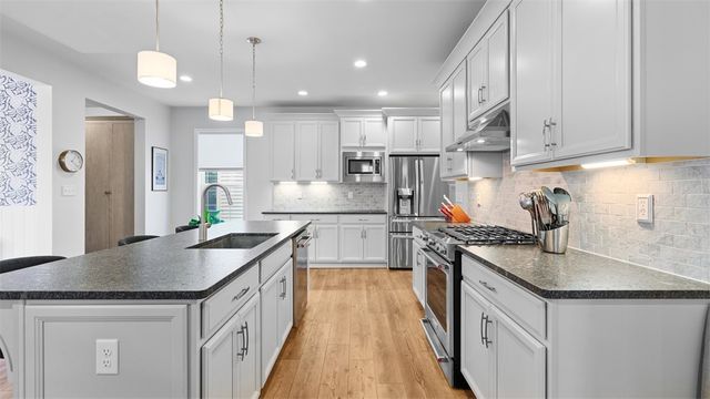 504 Beneficial Dr, Cranberry Twp, PA 16066