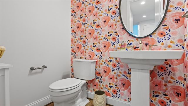 504 Beneficial Dr, Cranberry Twp, PA 16066