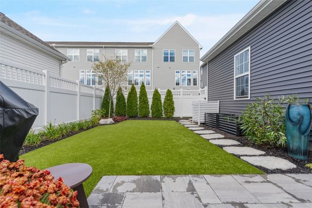 504 Beneficial Dr, Cranberry Twp, PA 16066