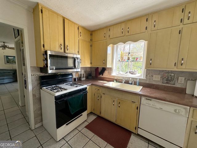 3550 Drum Roll Lane, Snellville, GA 30039