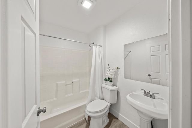 5817 Wilkinson St, Sacramento, CA 95824