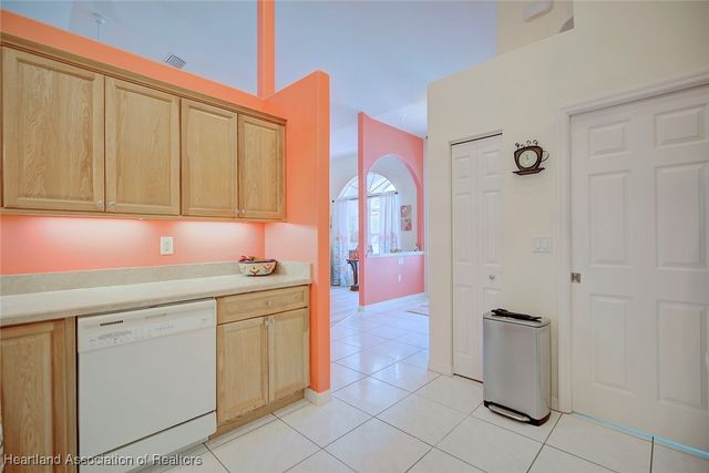 825 Holly Drive, Sebring, FL 33876