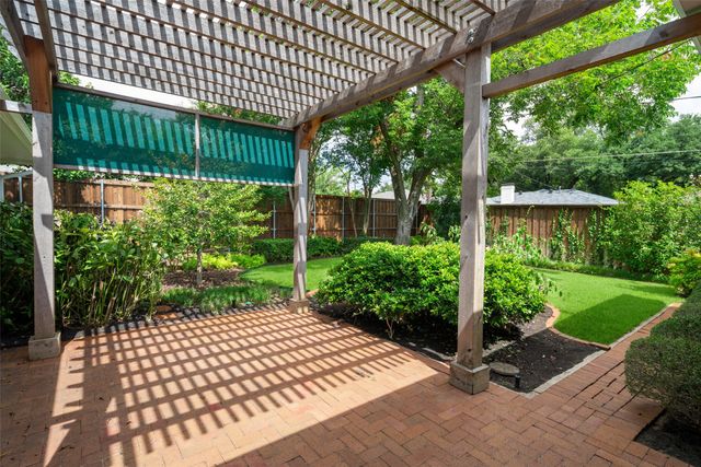 9329 Seagrove Drive, Dallas, TX 75243