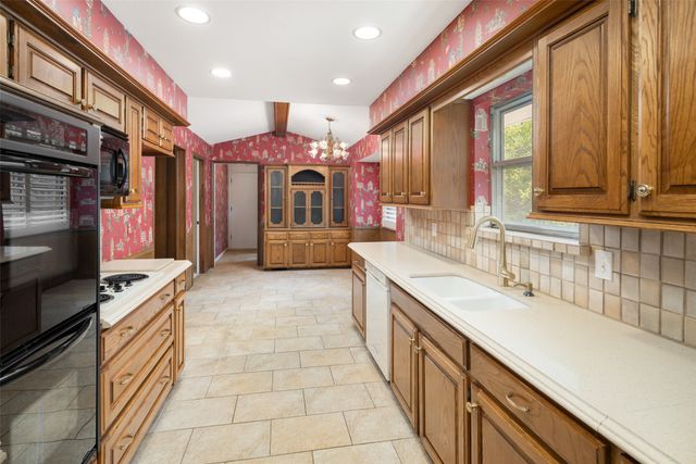 9329 Seagrove Drive, Dallas, TX 75243