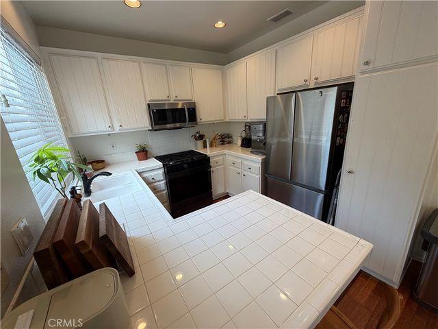 65 Danbury, Irvine, CA 92618