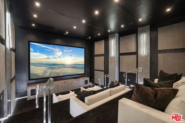 1116 Chantilly Road, Los Angeles, CA 90077