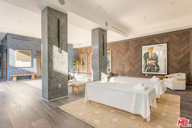 1116 Chantilly Road, Los Angeles, CA 90077