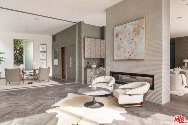 1116 Chantilly Road, Los Angeles, CA 90077