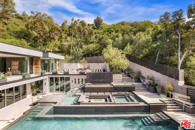 1116 Chantilly Road, Los Angeles, CA 90077