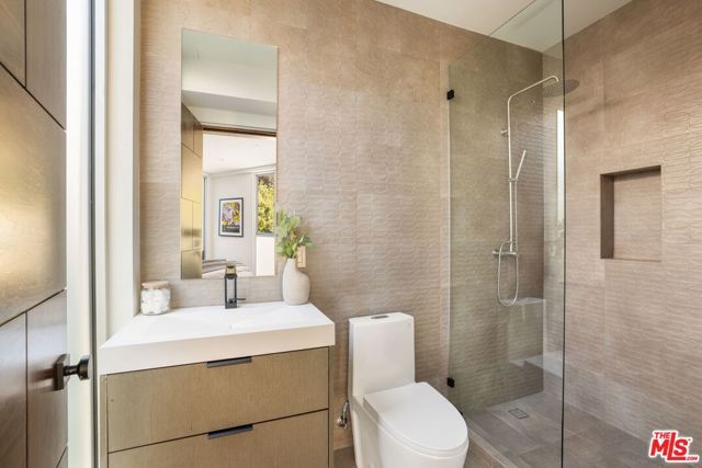 1116 Chantilly Road, Los Angeles, CA 90077