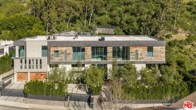 1116 Chantilly Road, Los Angeles, CA 90077