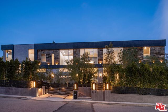 1116 Chantilly Road, Los Angeles, CA 90077