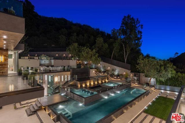 1116 Chantilly Road, Los Angeles, CA 90077