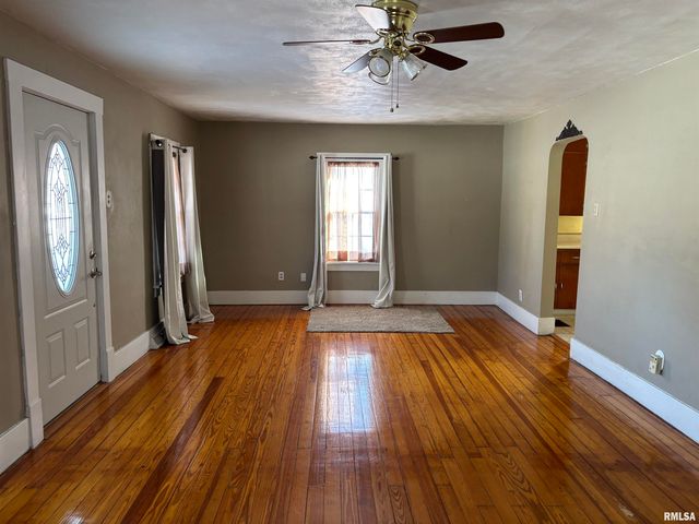 1310 W FRANKLIN Street, Taylorville, IL 62568