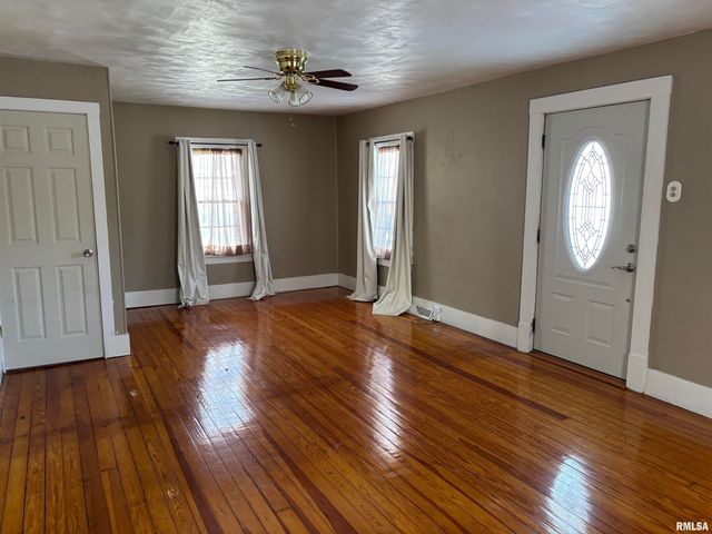 1310 W FRANKLIN Street, Taylorville, IL 62568