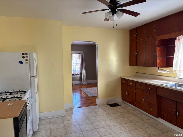 1310 W FRANKLIN Street, Taylorville, IL 62568