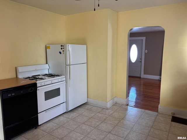 1310 W FRANKLIN Street, Taylorville, IL 62568