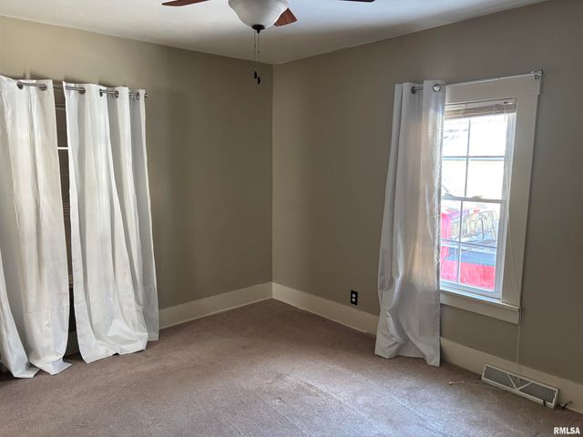 1310 W FRANKLIN Street, Taylorville, IL 62568