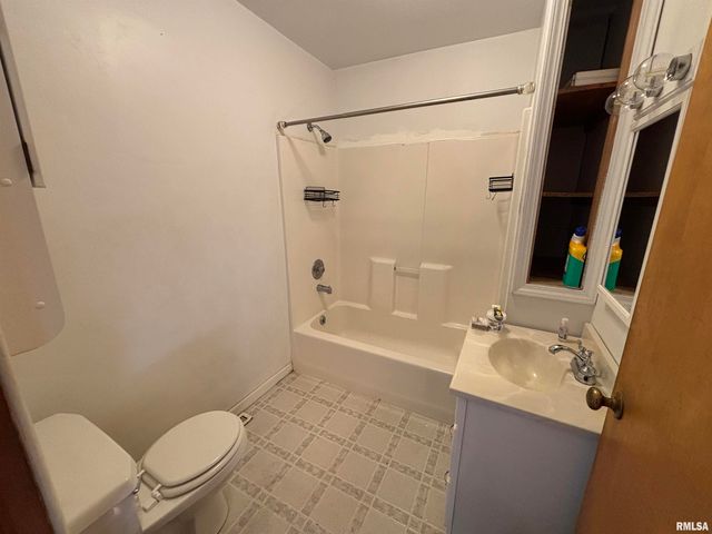 1310 W FRANKLIN Street, Taylorville, IL 62568