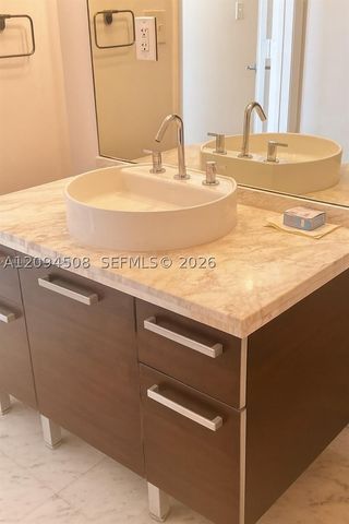 253 NE 2nd St 3307, Miami, FL 33132