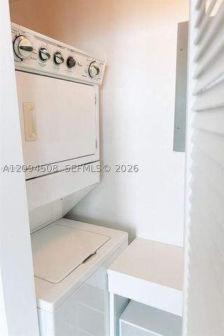 253 NE 2nd St 3307, Miami, FL 33132