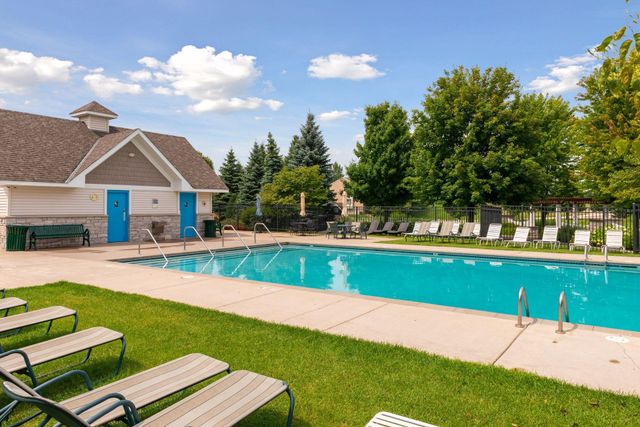 10002 Gentian Drive, Eden Prairie, MN 55347