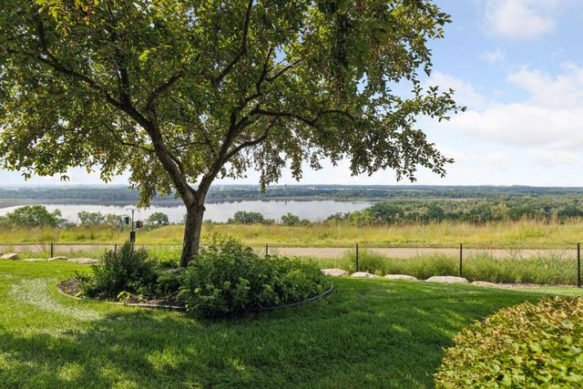 10002 Gentian Drive, Eden Prairie, MN 55347