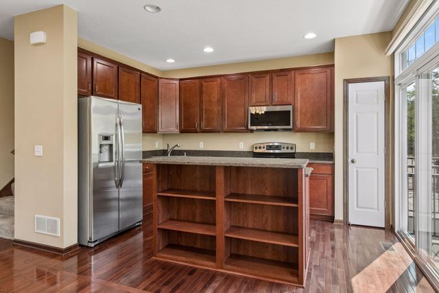 10002 Gentian Drive, Eden Prairie, MN 55347
