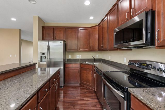 10002 Gentian Drive, Eden Prairie, MN 55347