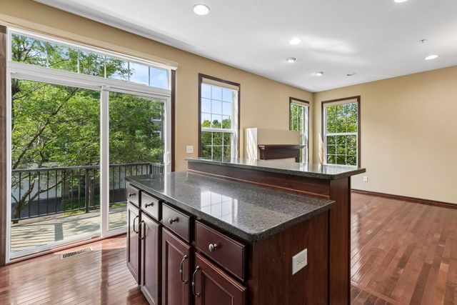 10002 Gentian Drive, Eden Prairie, MN 55347