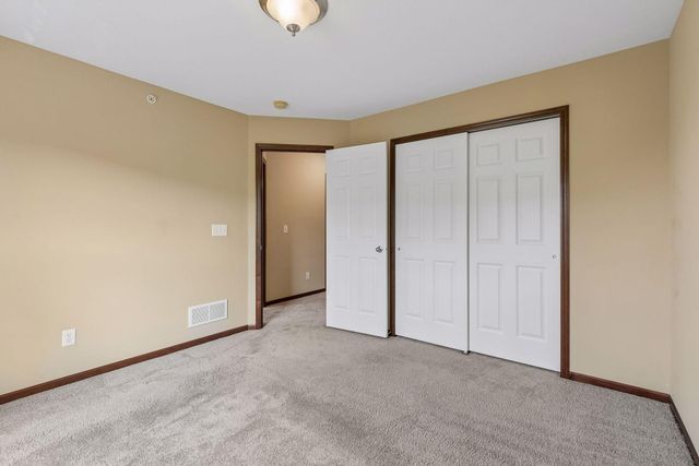 10002 Gentian Drive, Eden Prairie, MN 55347