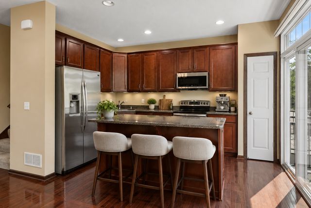10002 Gentian Drive, Eden Prairie, MN 55347