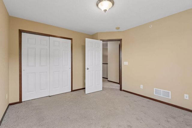 10002 Gentian Drive, Eden Prairie, MN 55347