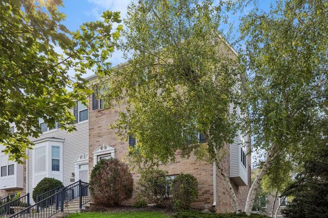 10002 Gentian Drive, Eden Prairie, MN 55347