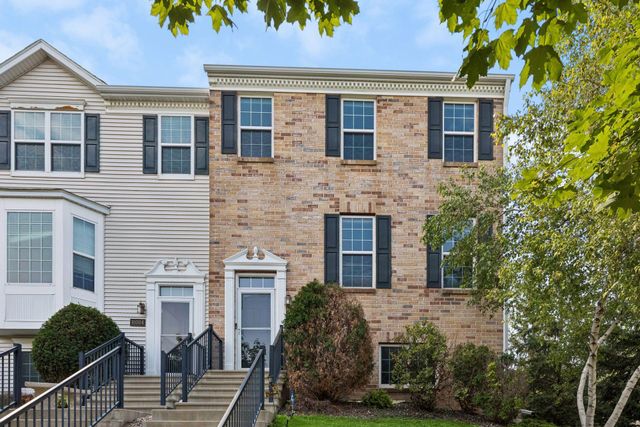 10002 Gentian Drive, Eden Prairie, MN 55347