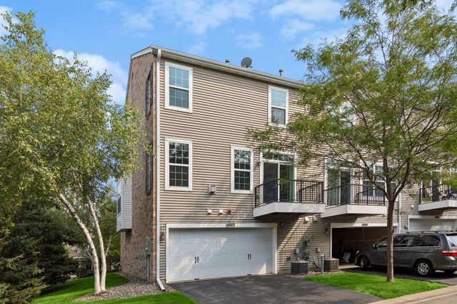 10002 Gentian Drive, Eden Prairie, MN 55347