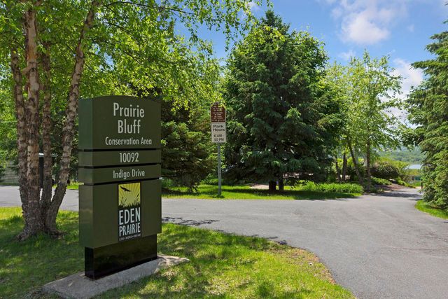 10002 Gentian Drive, Eden Prairie, MN 55347