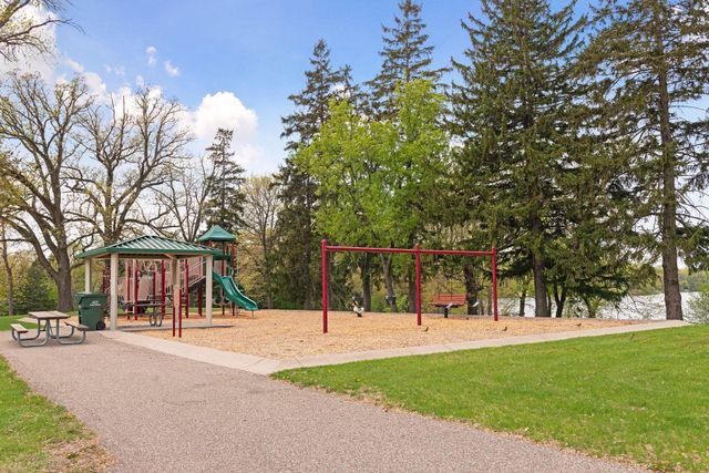 10002 Gentian Drive, Eden Prairie, MN 55347