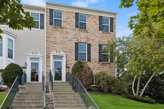 10002 Gentian Drive, Eden Prairie, MN 55347