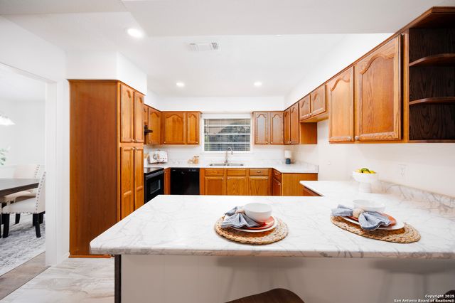 103 Madrid, Universal City, TX 78148