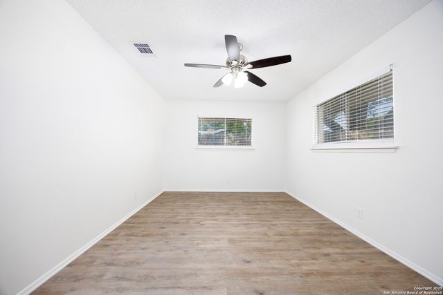 103 Madrid, Universal City, TX 78148