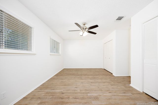103 Madrid, Universal City, TX 78148