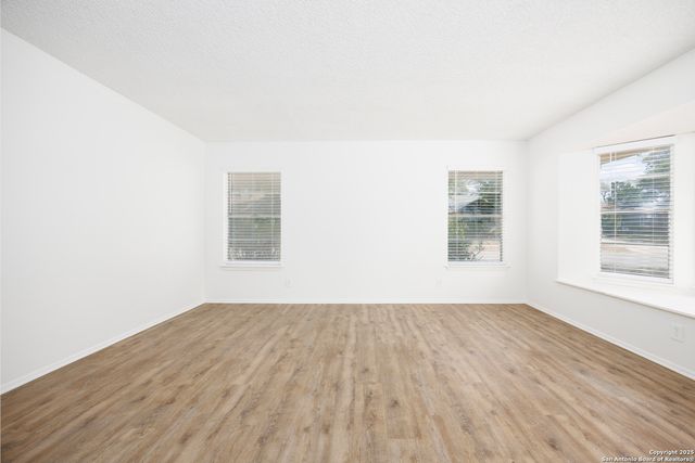 103 Madrid, Universal City, TX 78148