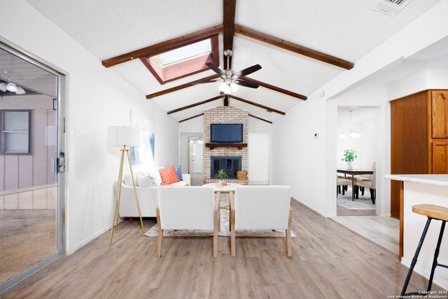 103 Madrid, Universal City, TX 78148