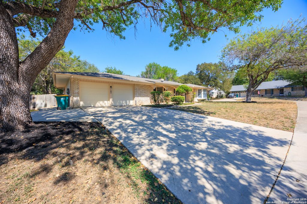 103 Madrid, Universal City, TX 78148