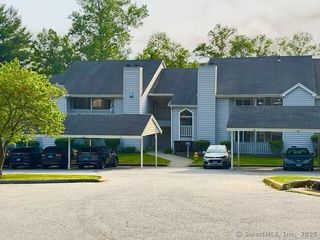 23 Chase Oak Court APT 16, Groton, CT 06340
