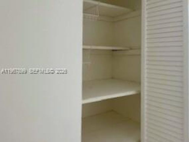 7705 SW 86th St B-213, Miami, FL 33143