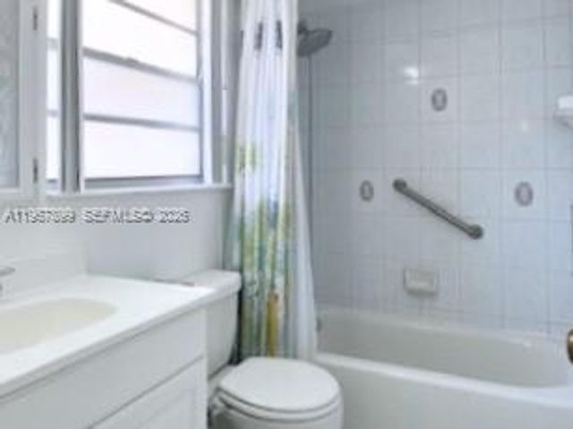 7705 SW 86th St B-213, Miami, FL 33143